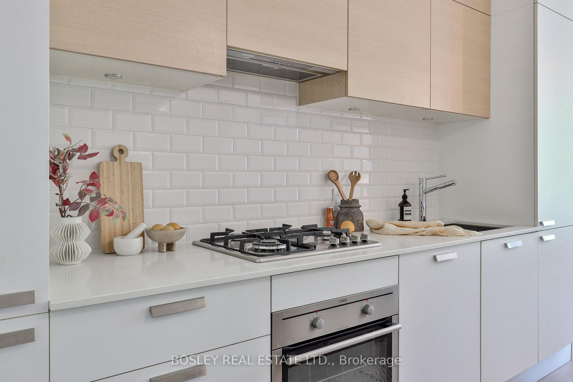 Photo 6 of Unit 102, 245 Perth Avenue, Toronto, Dovercourt-Wallace Emerson-Junction — HOMEH