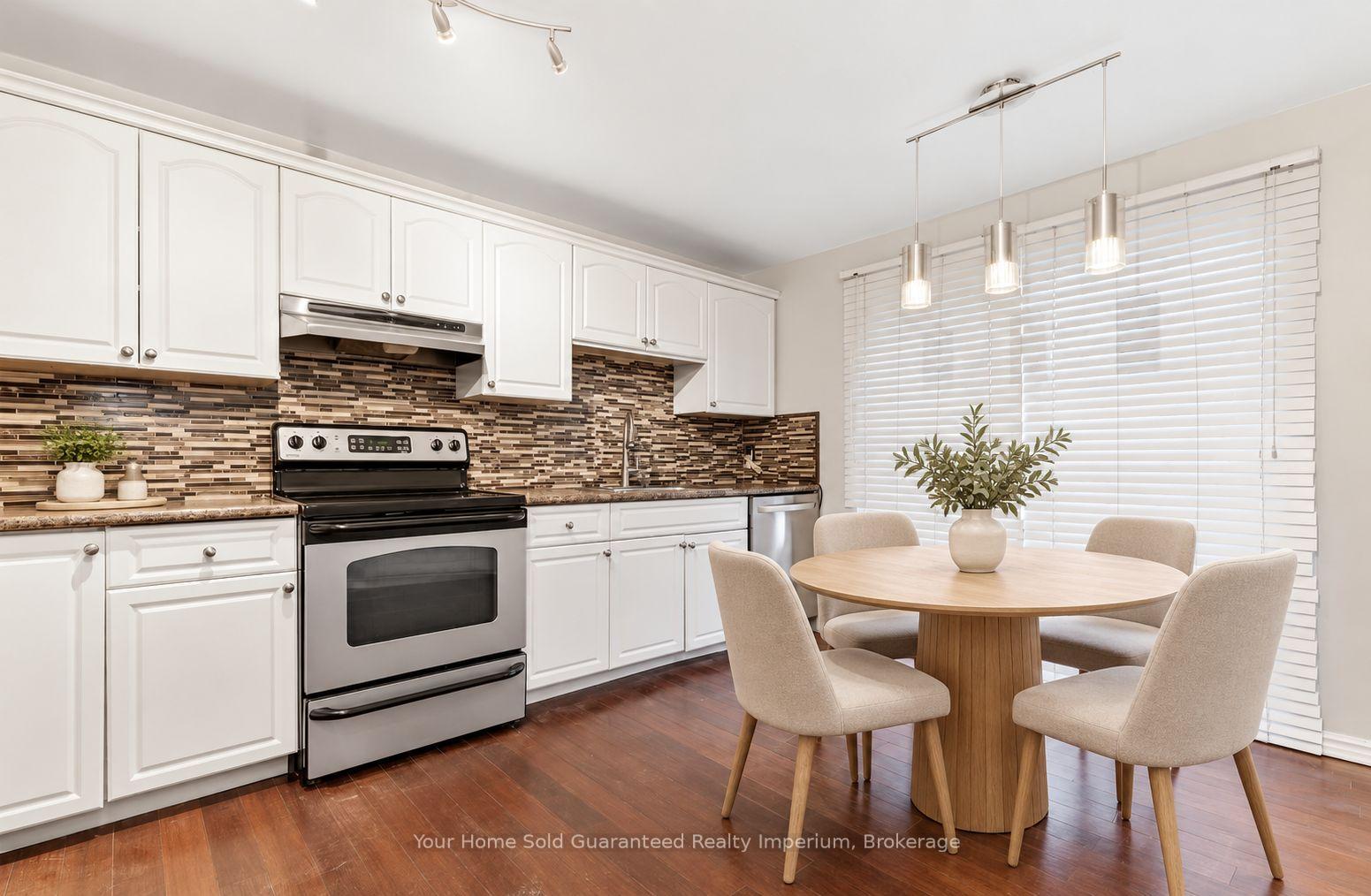 Photo 2 of Unit 272, 3060 Constition Boulevard, Mississauga, Applewood — HOMEH
