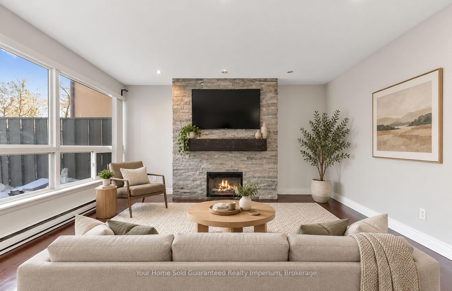 Photo 5 of Unit 272, 3060 Constition Boulevard, Mississauga, Applewood — HOMEH