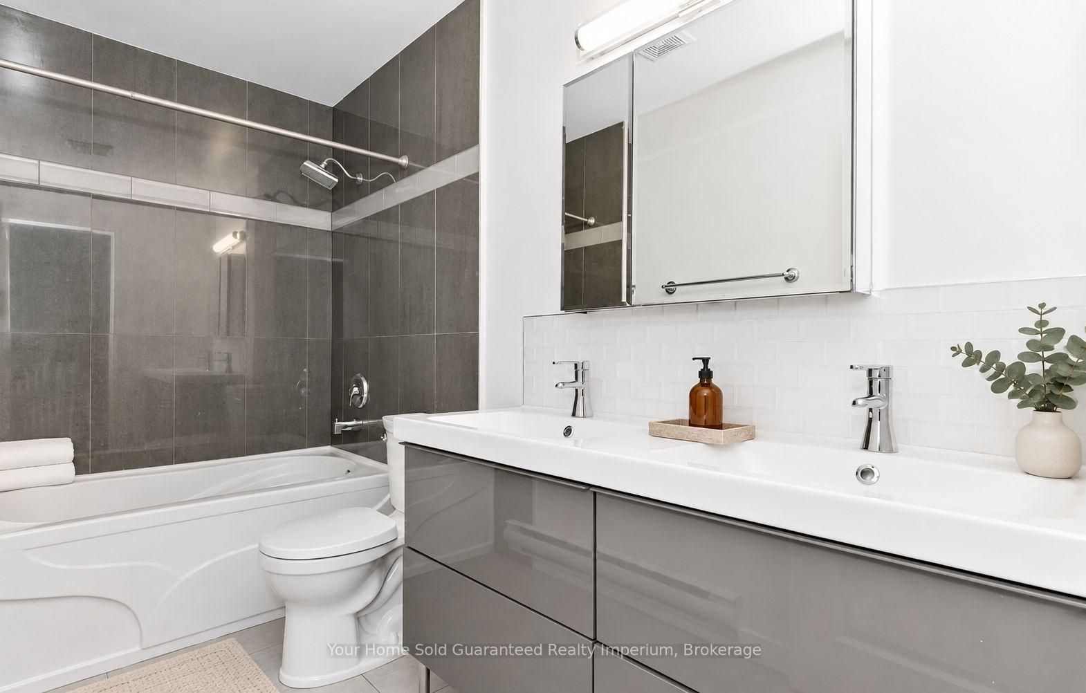 Photo 9 of Unit 272, 3060 Constition Boulevard, Mississauga, Applewood — HOMEH