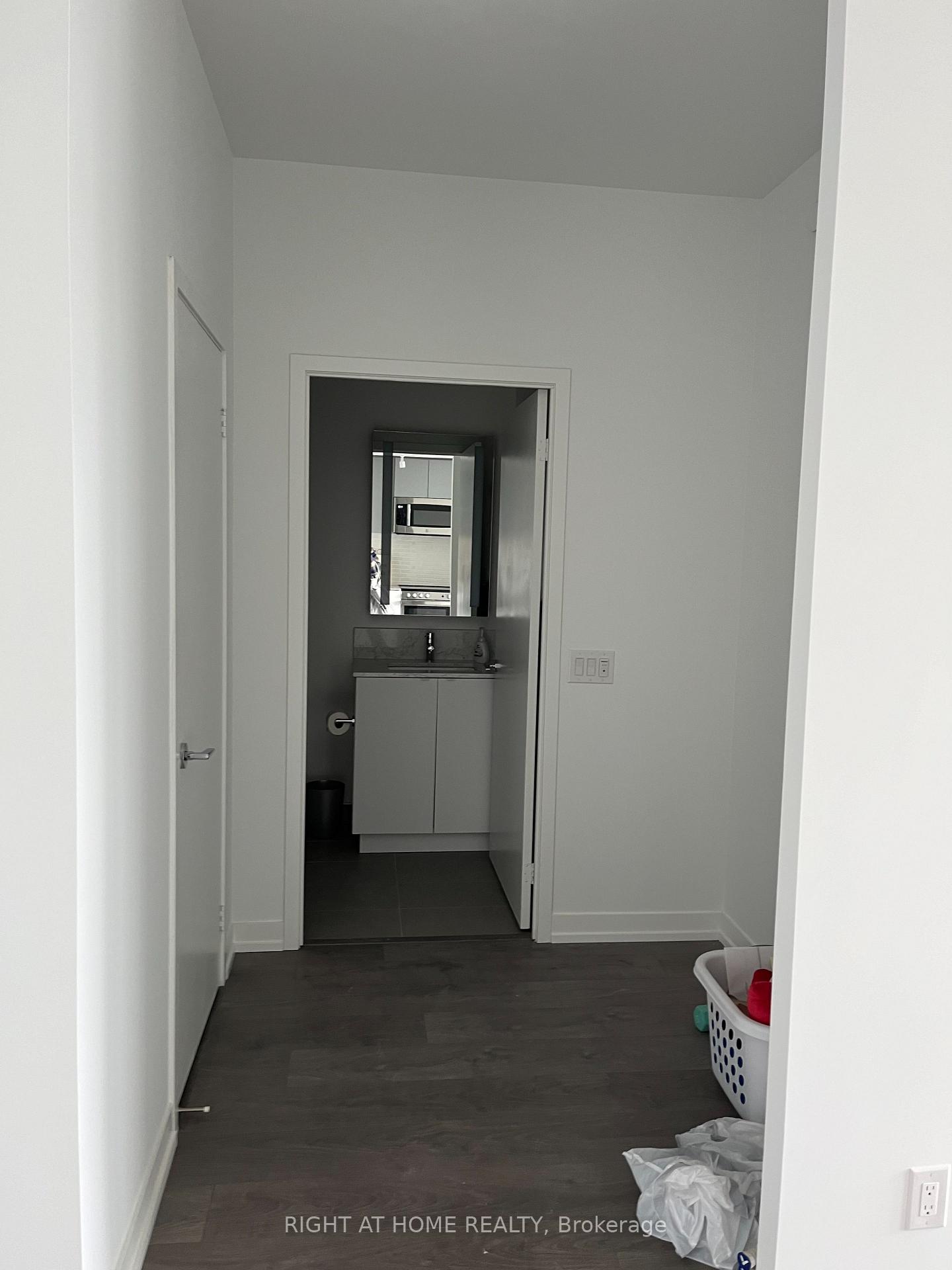 Photo 3 of Unit 613, 270 Dufferin Street, Toronto, South Parkdale — HOMEH
