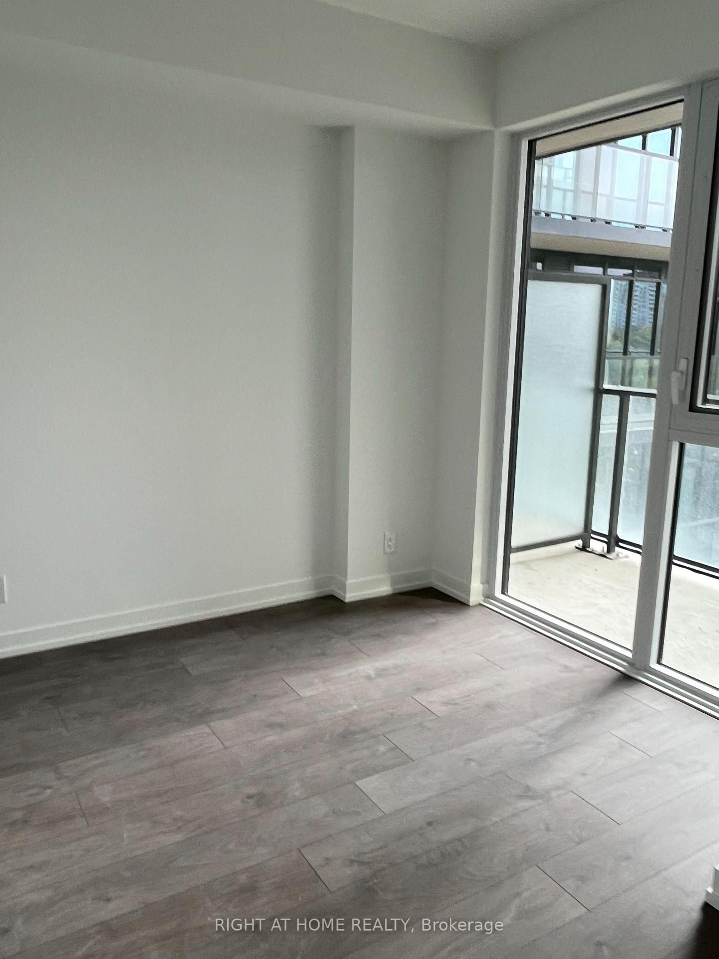 Photo 4 of Unit 613, 270 Dufferin Street, Toronto, South Parkdale — HOMEH