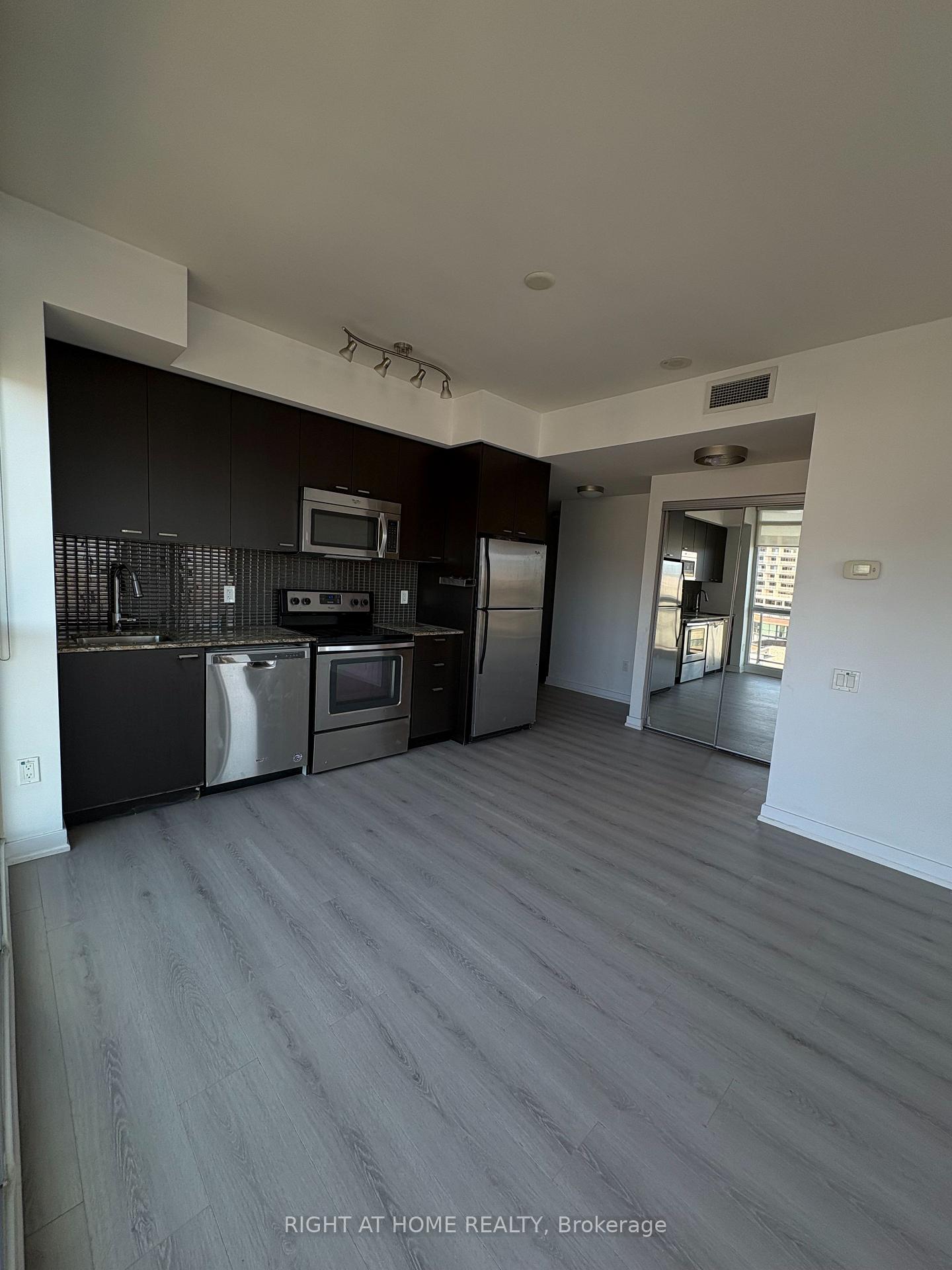 Photo 2 of Unit 1609, 78 Tecumseth Street, Toronto, Niagara — HOMEH