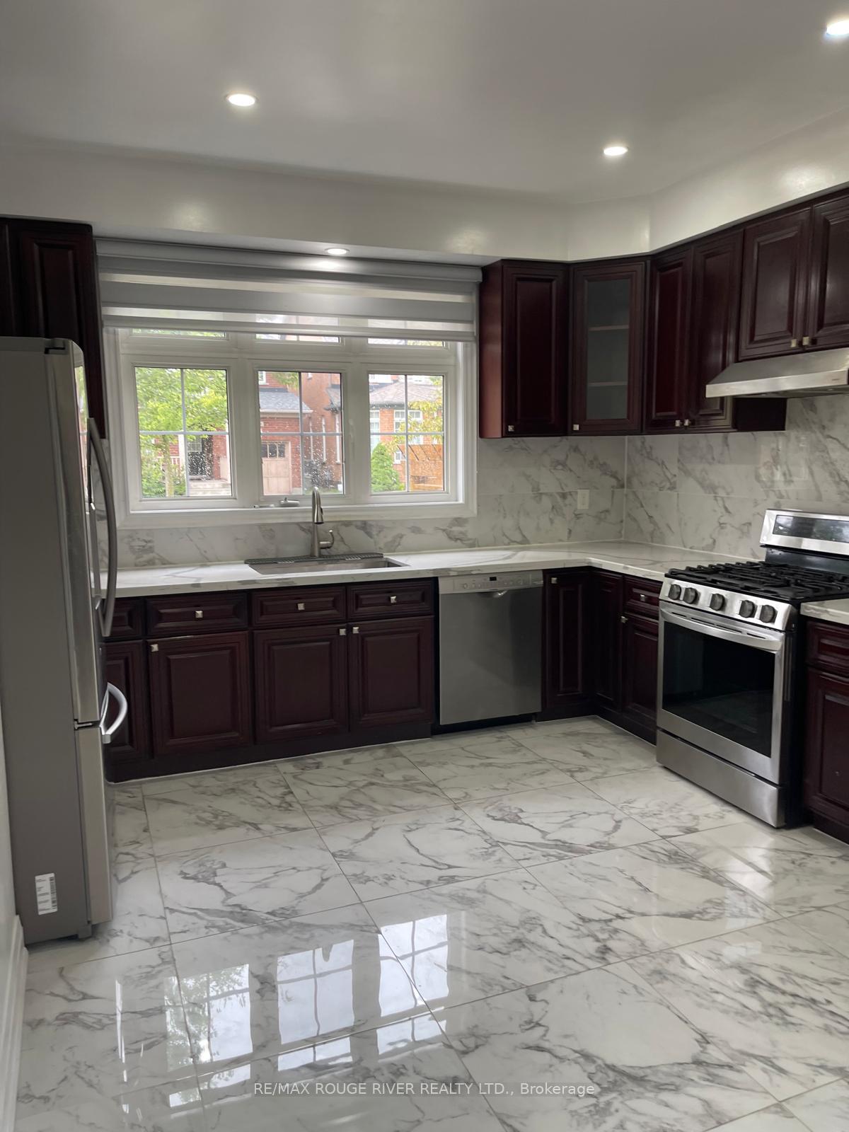 Photo 5 of 1796 Castlemore Avenue, Markham, Greensborough — HOMEH