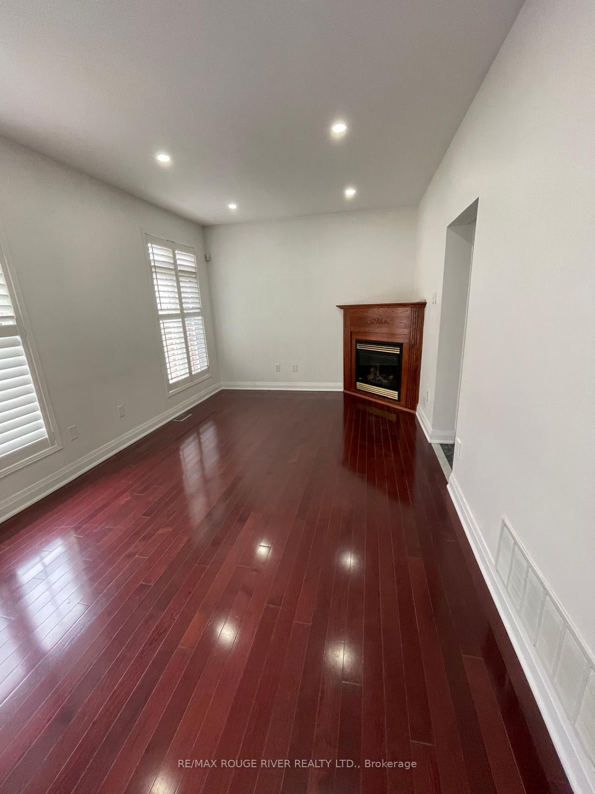 Photo 7 of 1796 Castlemore Avenue, Markham, Greensborough — HOMEH
