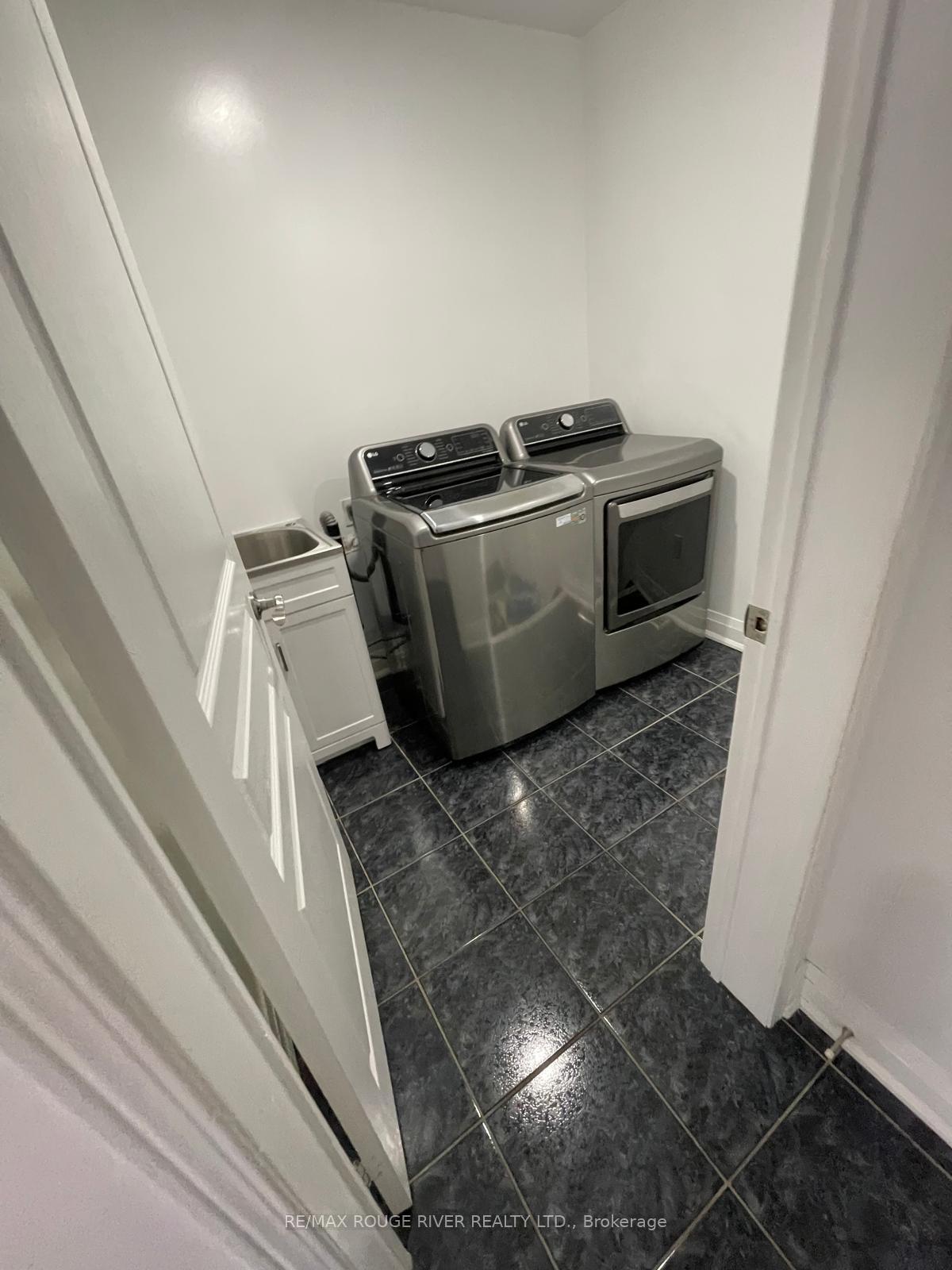 Photo 9 of 1796 Castlemore Avenue, Markham, Greensborough — HOMEH