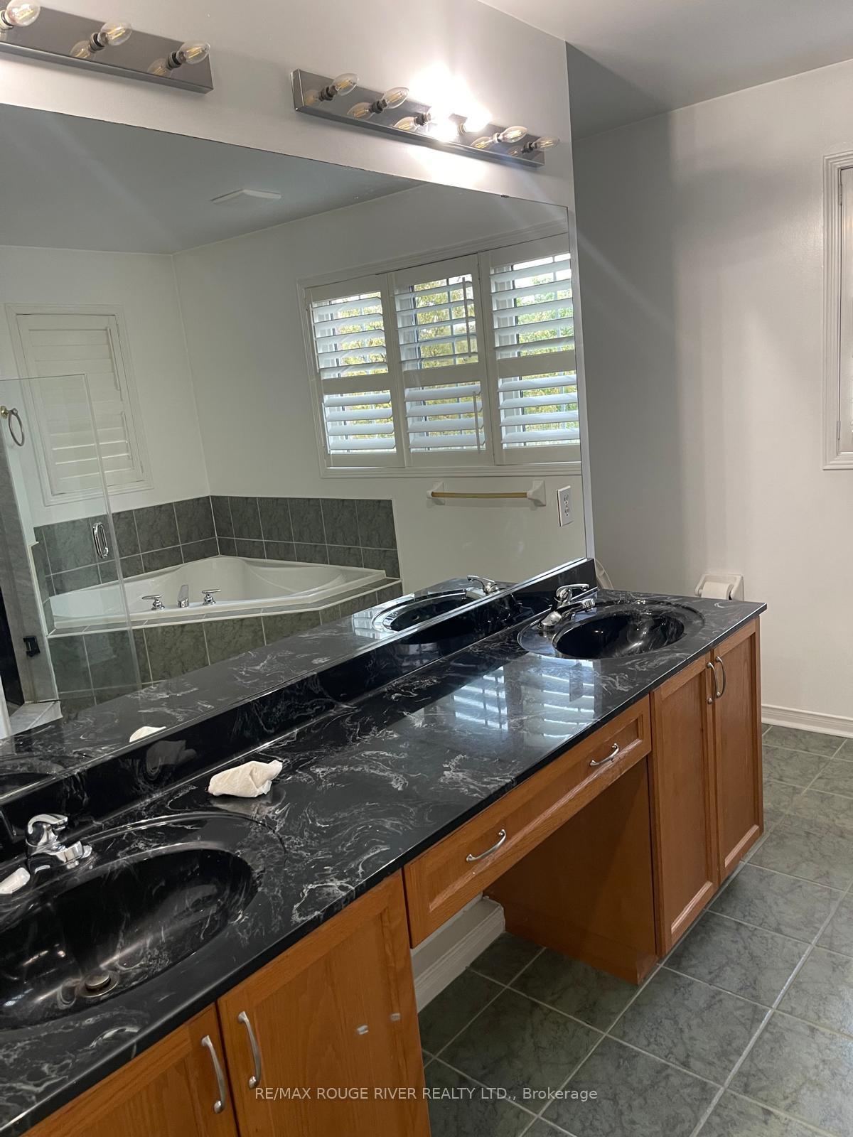 Photo 12 of 1796 Castlemore Avenue, Markham, Greensborough — HOMEH