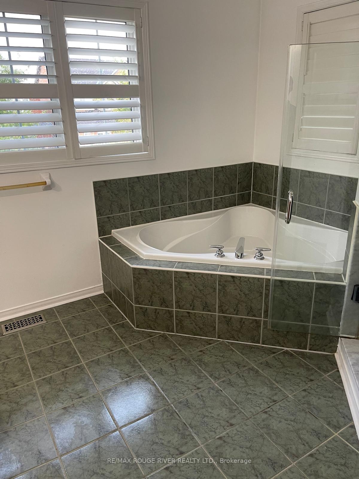 Photo 13 of 1796 Castlemore Avenue, Markham, Greensborough — HOMEH