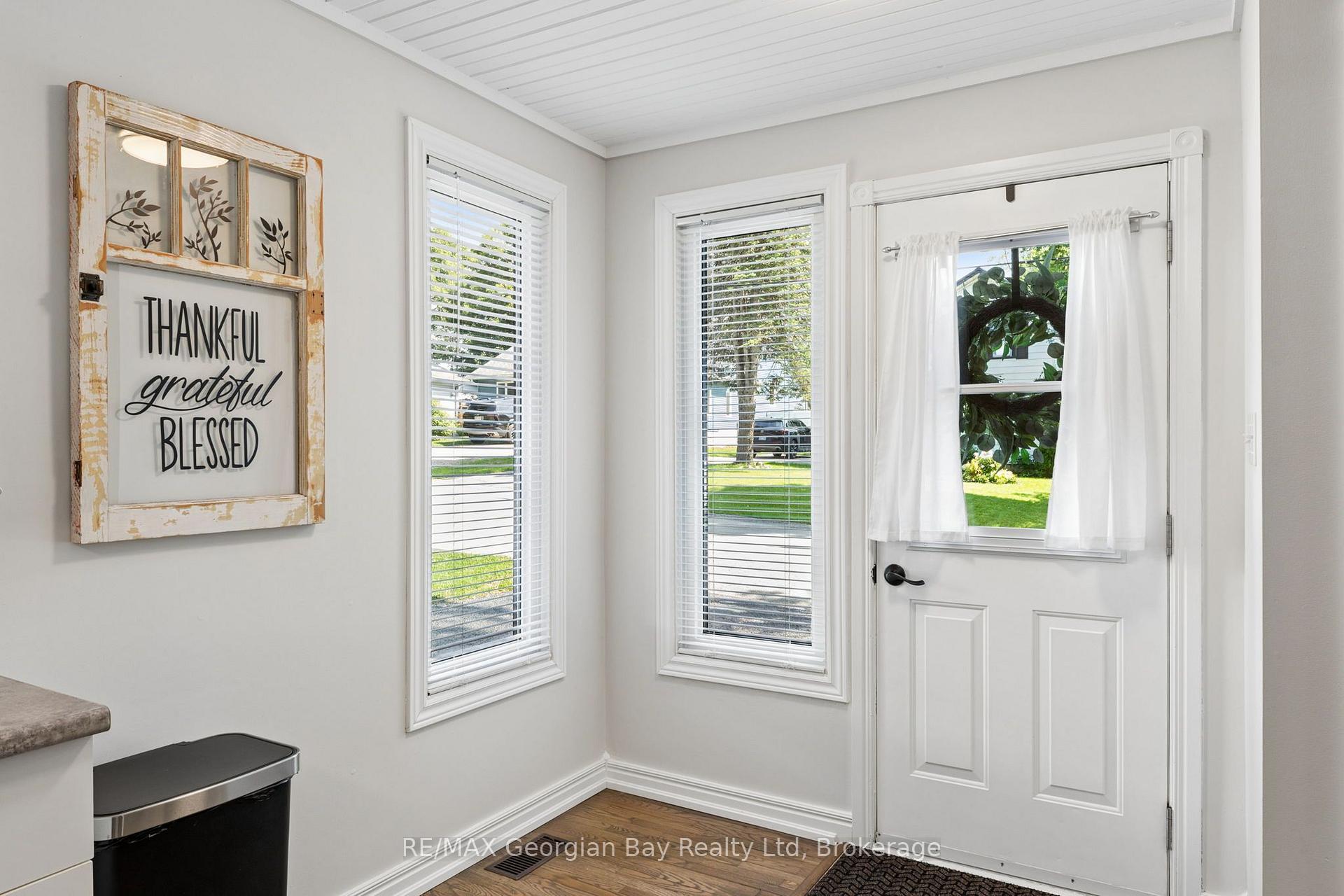 Photo 4 of 59 Broad Street, Penetanguishene — HOMEH