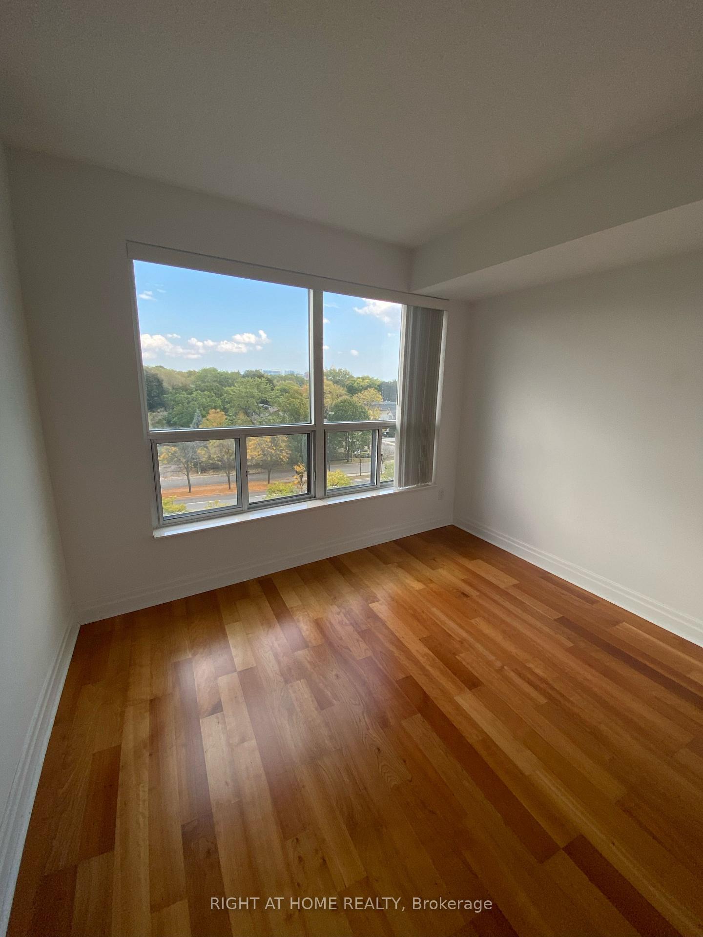 Photo 4 of Unit 608, 188 Doris Avenue, North York, Willowdale East — HOMEH
