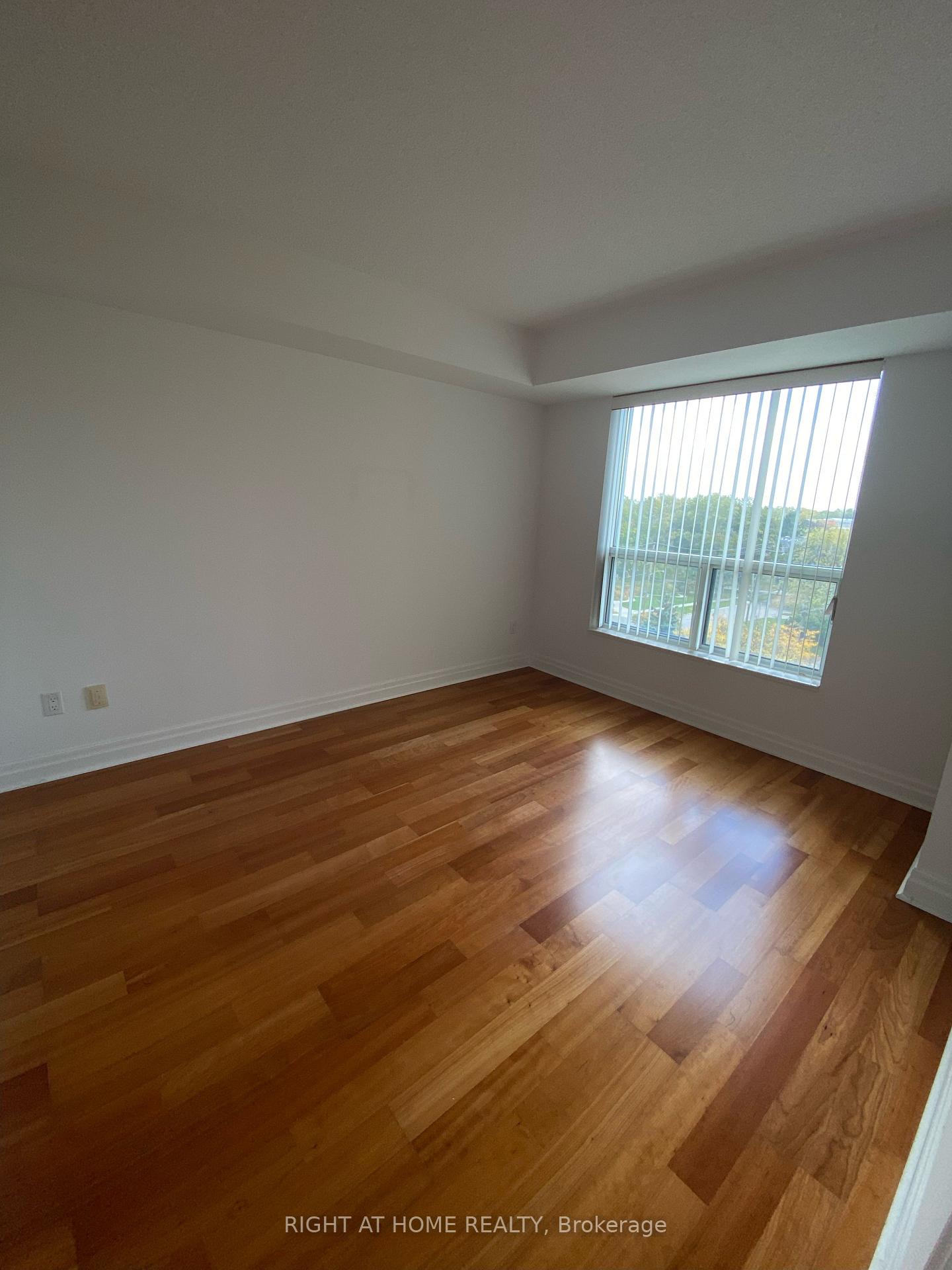 Photo 7 of Unit 608, 188 Doris Avenue, North York, Willowdale East — HOMEH