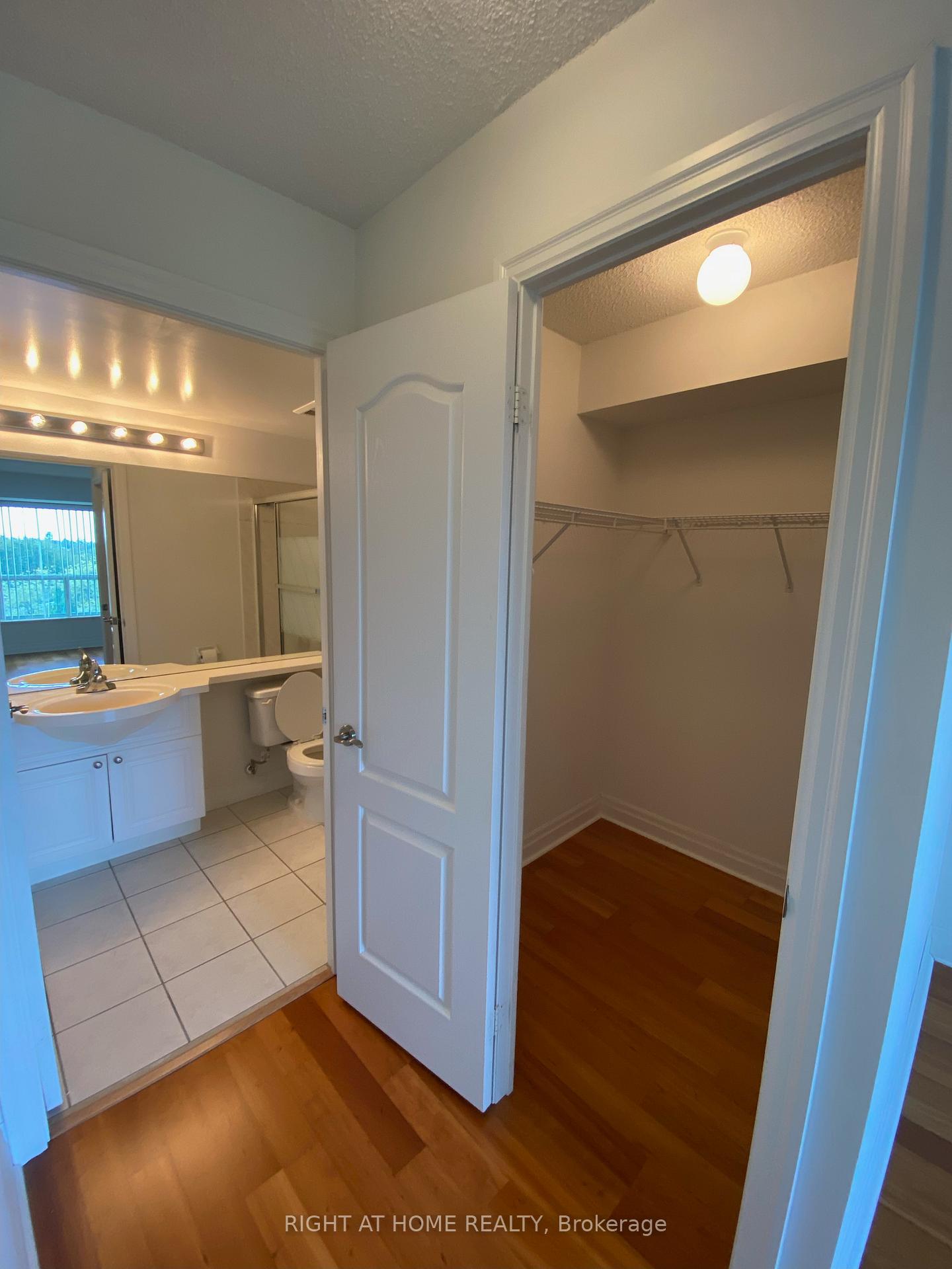 Photo 8 of Unit 608, 188 Doris Avenue, North York, Willowdale East — HOMEH