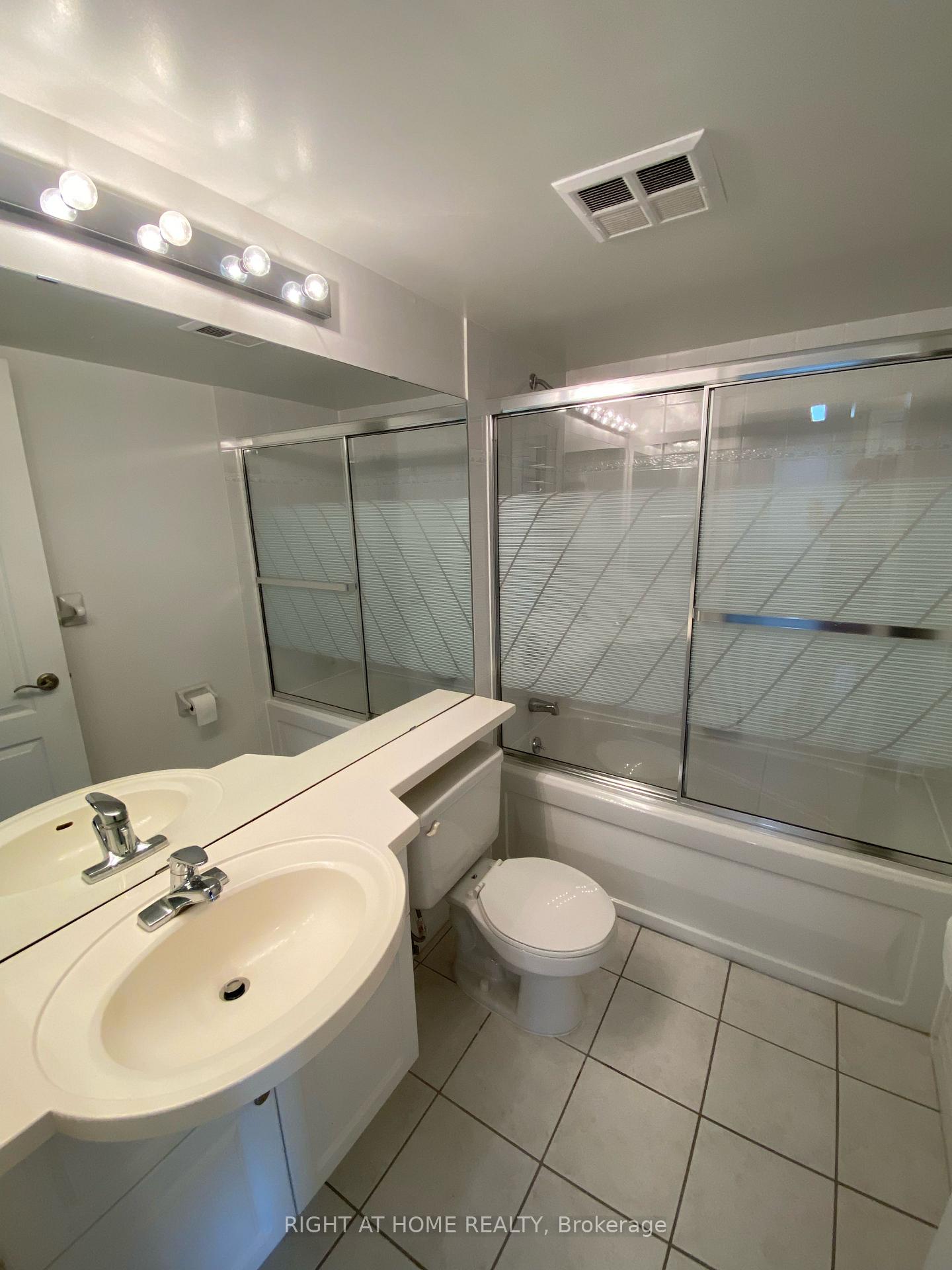 Photo 14 of Unit 608, 188 Doris Avenue, North York, Willowdale East — HOMEH
