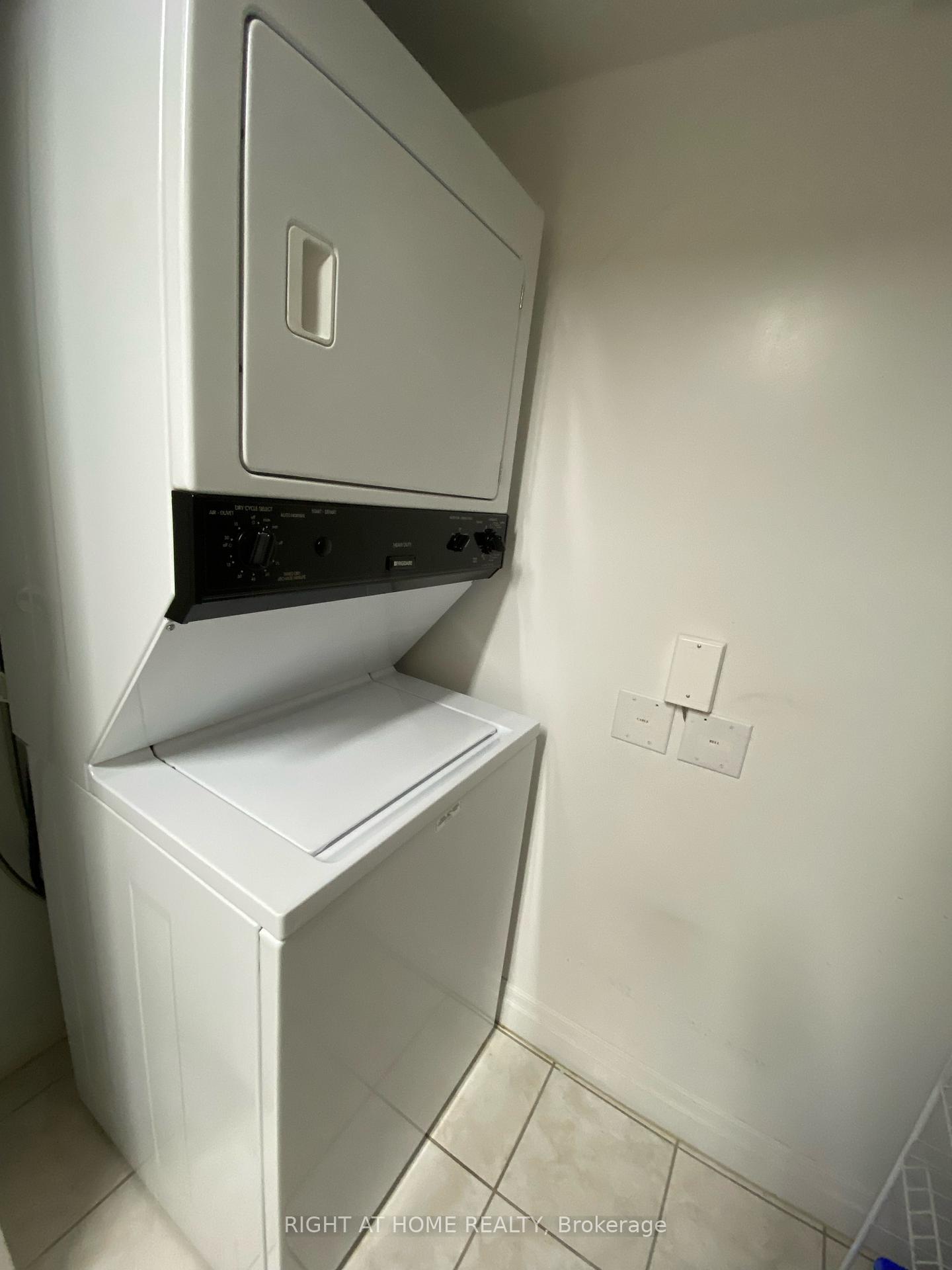 Photo 15 of Unit 608, 188 Doris Avenue, North York, Willowdale East — HOMEH