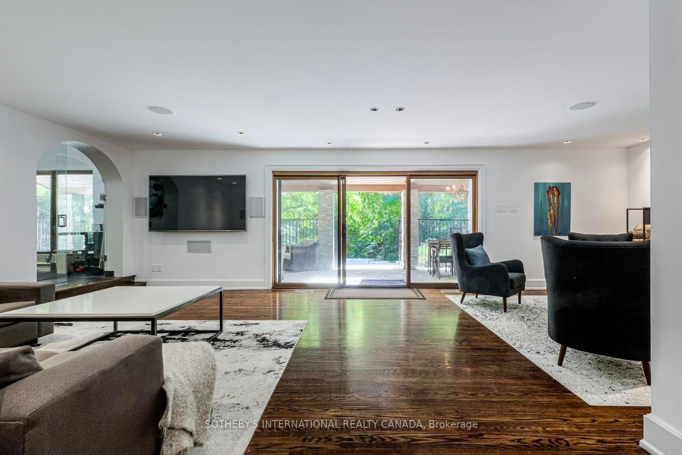 Photo 15 of 21 Denver Crescent, North York, Henry Farm — HOMEH