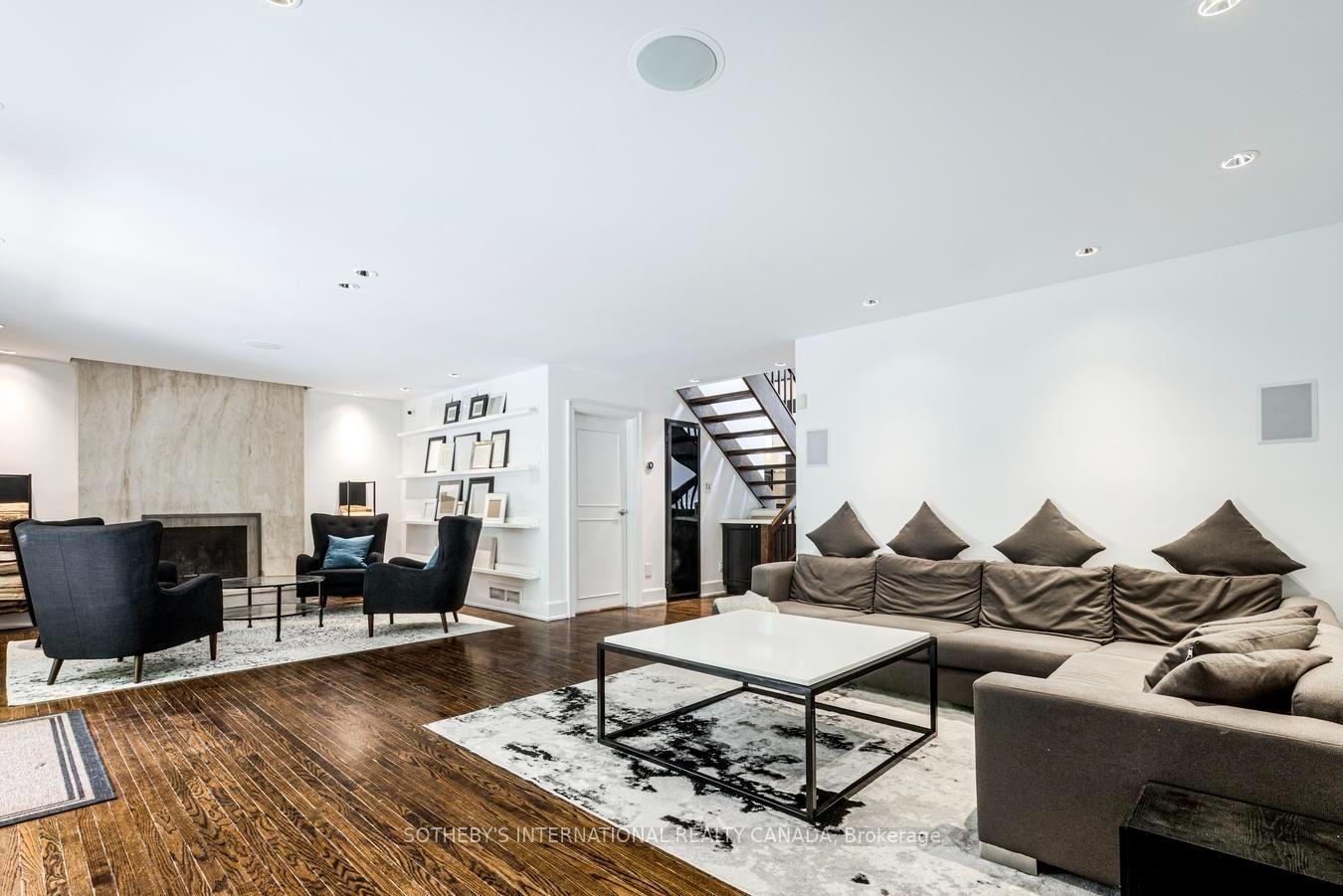 Photo 16 of 21 Denver Crescent, North York, Henry Farm — HOMEH