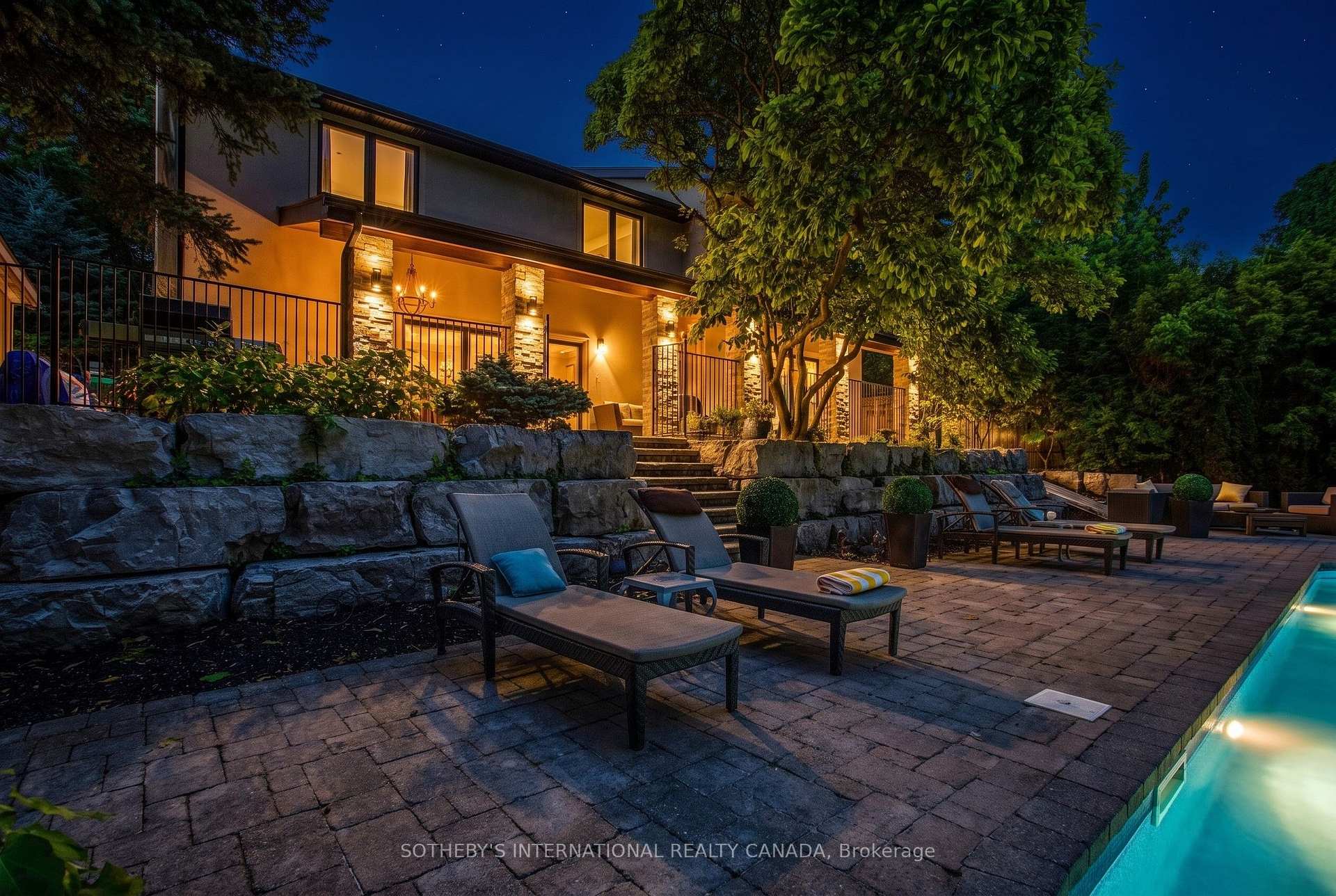 Photo 40 of 21 Denver Crescent, North York, Henry Farm — HOMEH