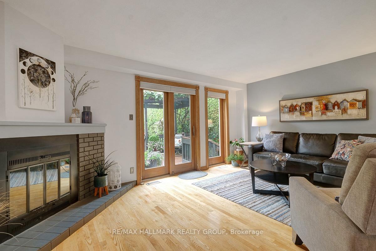 Photo 2 of 30 Melville Drive, Ottawa, Barrhaven - Pheasant Run — HOMEH