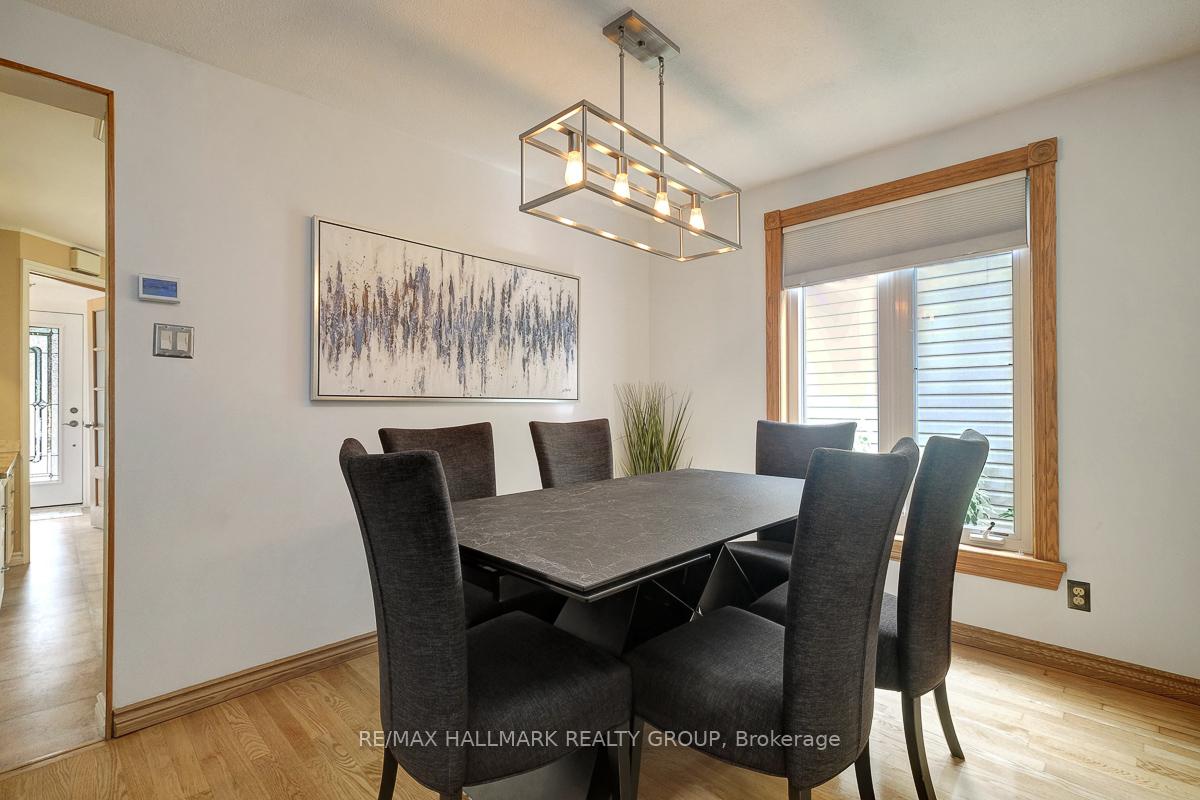 Photo 10 of 30 Melville Drive, Ottawa, Barrhaven - Pheasant Run — HOMEH