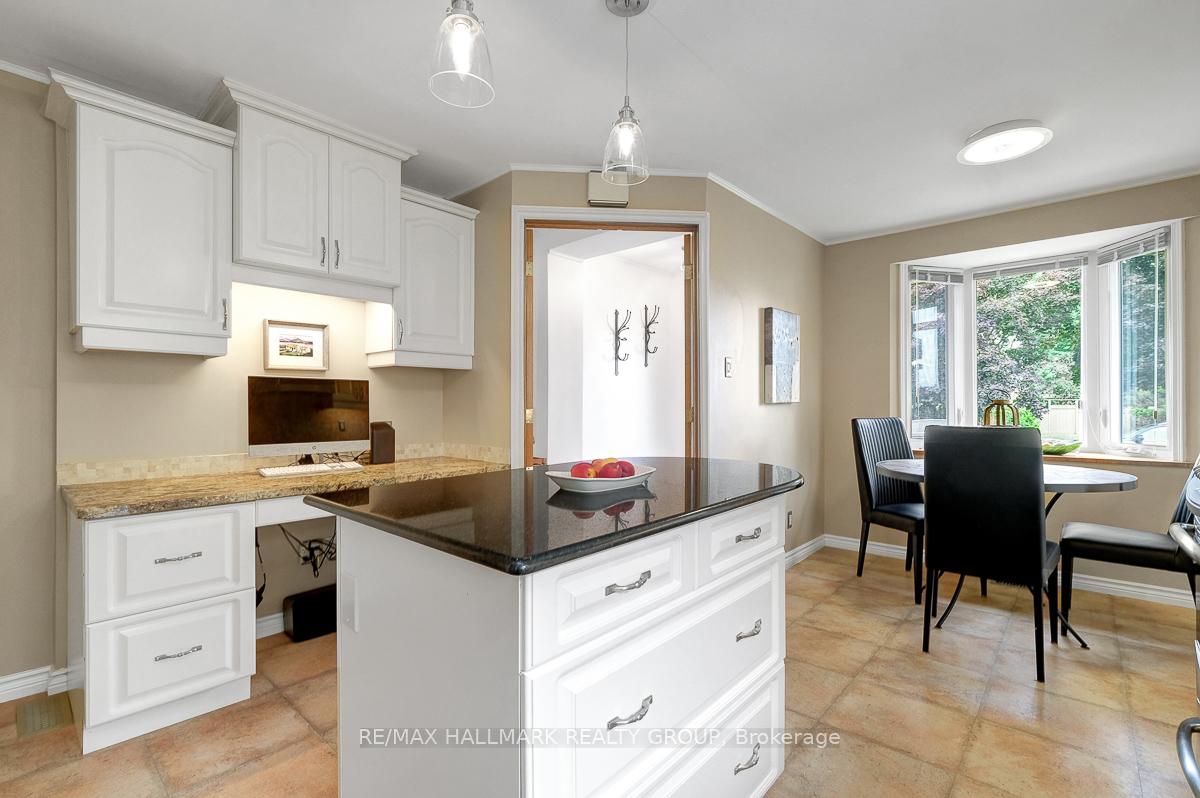Photo 14 of 30 Melville Drive, Ottawa, Barrhaven - Pheasant Run — HOMEH