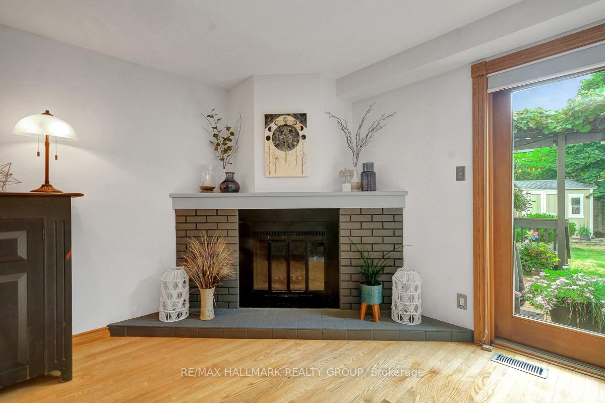 Photo 21 of 30 Melville Drive, Ottawa, Barrhaven - Pheasant Run — HOMEH