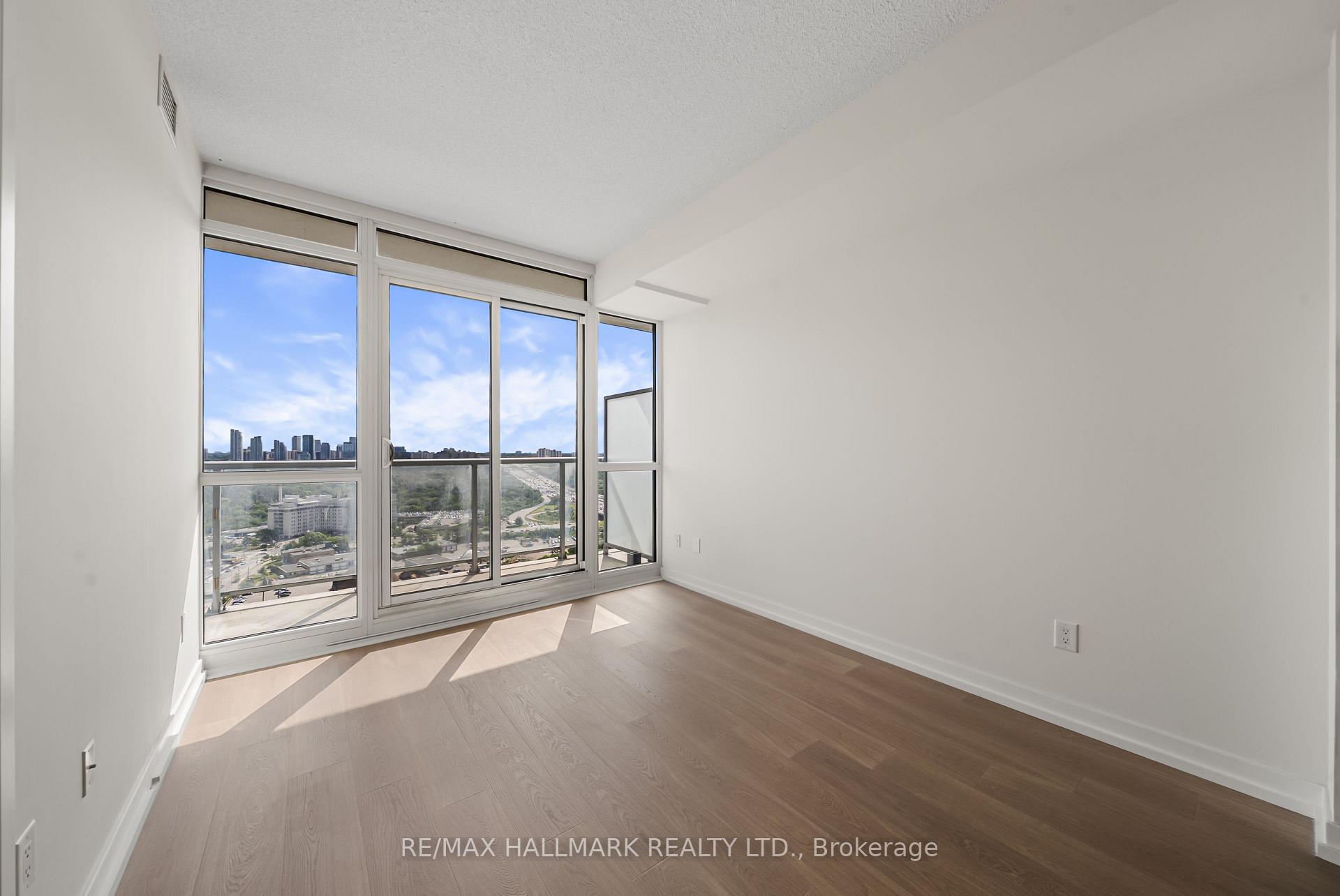 Photo 7 of Unit 3102, 121 McMahon Drive, North York, Bayview Village — HOMEH
