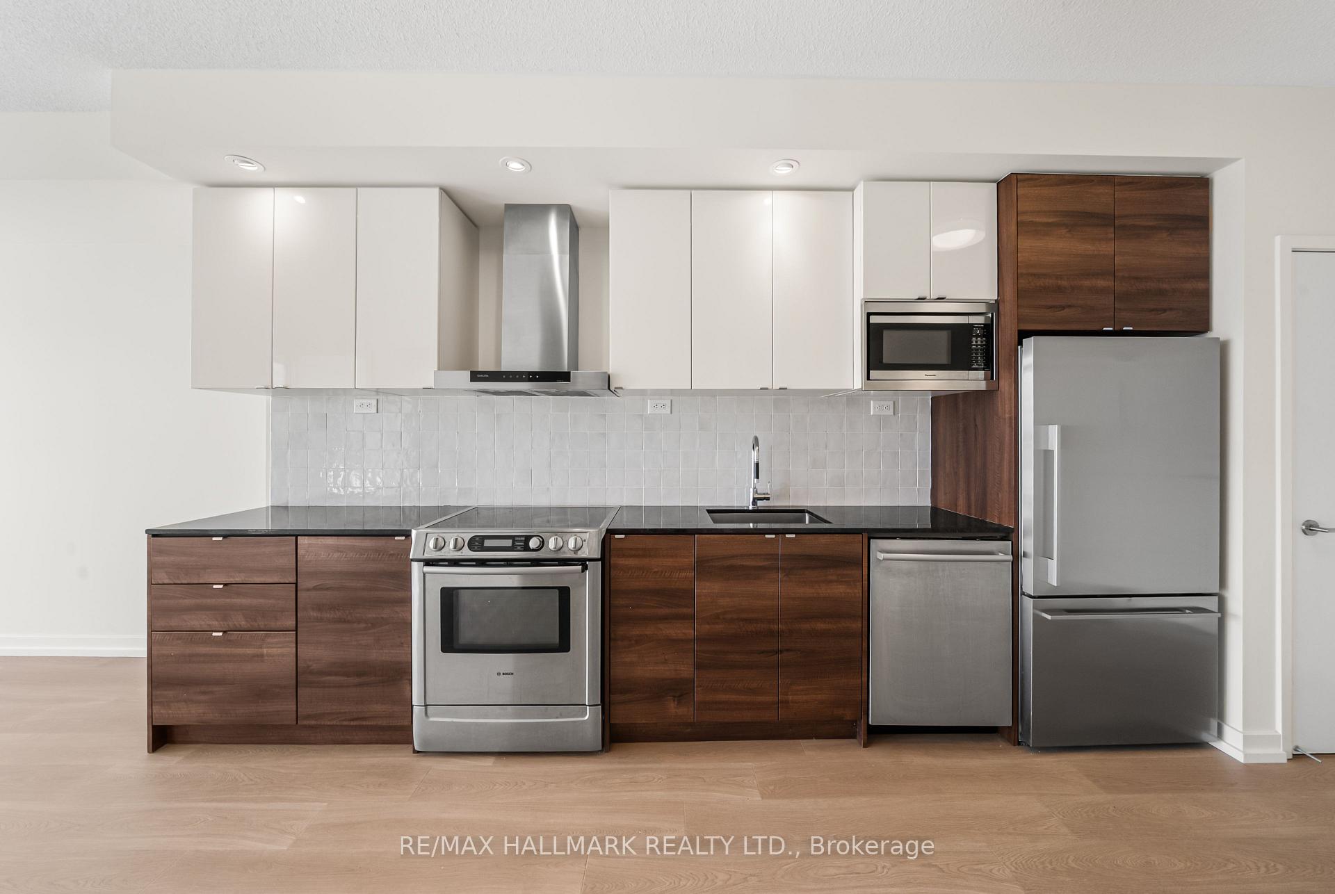 Photo 9 of Unit 3102, 121 McMahon Drive, North York, Bayview Village — HOMEH