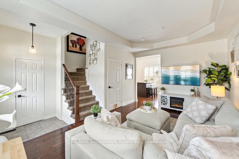 Photo 5 of 272 Glenashton Drive, Oakville, River Oaks — HOMEH