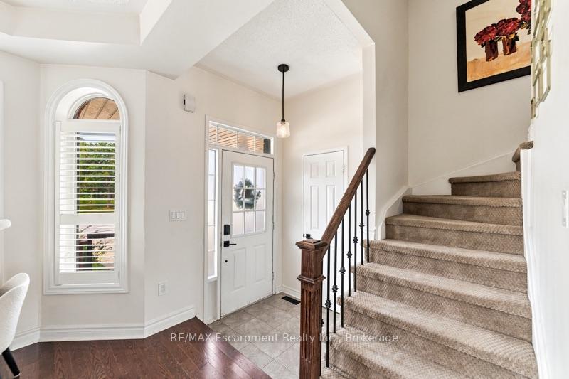 Photo 6 of 272 Glenashton Drive, Oakville, River Oaks — HOMEH