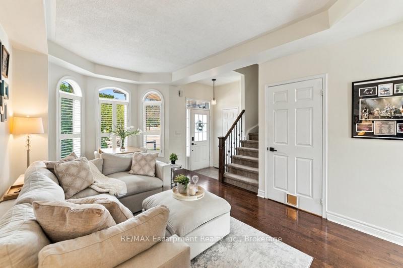 Photo 8 of 272 Glenashton Drive, Oakville, River Oaks — HOMEH