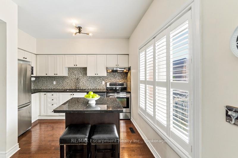 Photo 10 of 272 Glenashton Drive, Oakville, River Oaks — HOMEH