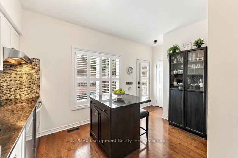 Photo 12 of 272 Glenashton Drive, Oakville, River Oaks — HOMEH
