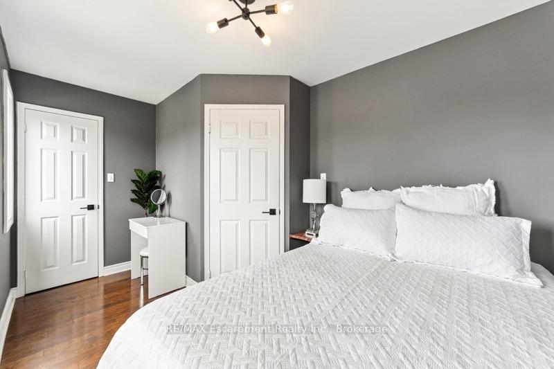 Photo 17 of 272 Glenashton Drive, Oakville, River Oaks — HOMEH