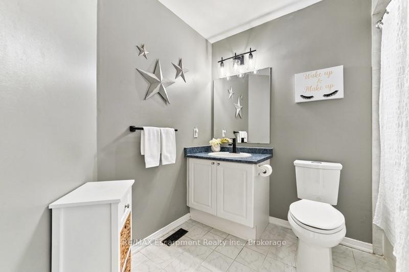 Photo 18 of 272 Glenashton Drive, Oakville, River Oaks — HOMEH