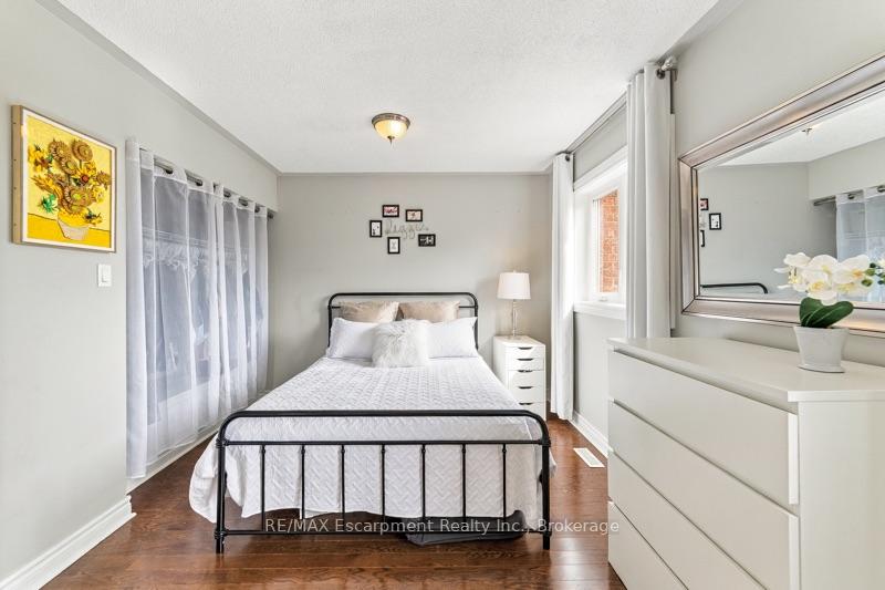 Photo 19 of 272 Glenashton Drive, Oakville, River Oaks — HOMEH