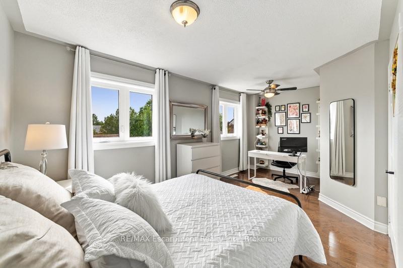 Photo 20 of 272 Glenashton Drive, Oakville, River Oaks — HOMEH