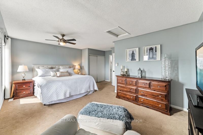 Photo 24 of 272 Glenashton Drive, Oakville, River Oaks — HOMEH