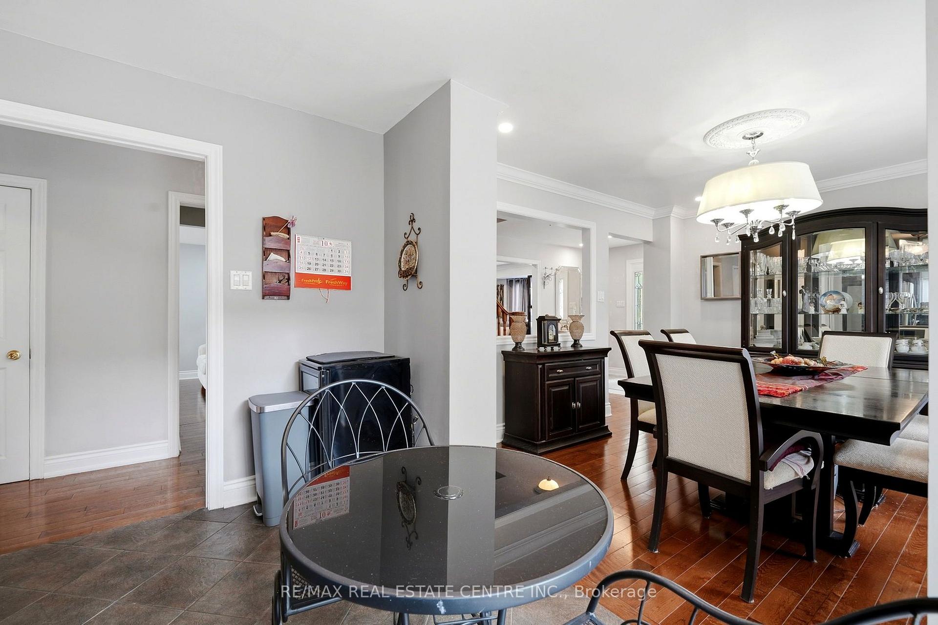 Photo 41 of 44 Madelaine Crescent, Brampton, Central Park — HOMEH