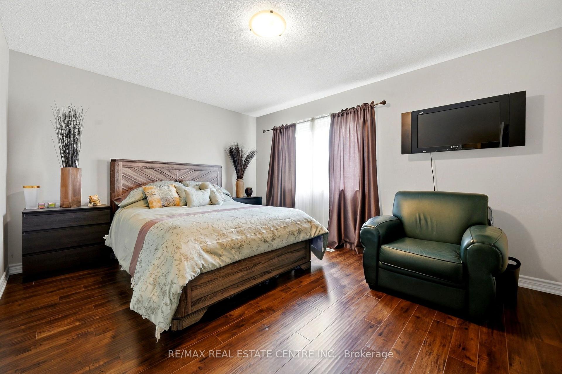 Photo 65 of 44 Madelaine Crescent, Brampton, Central Park — HOMEH