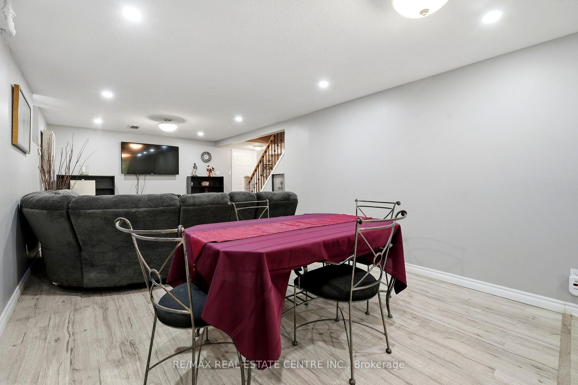 Photo 81 of 44 Madelaine Crescent, Brampton, Central Park — HOMEH