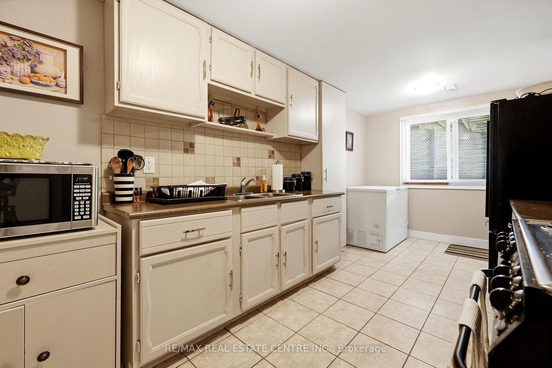 Photo 83 of 44 Madelaine Crescent, Brampton, Central Park — HOMEH