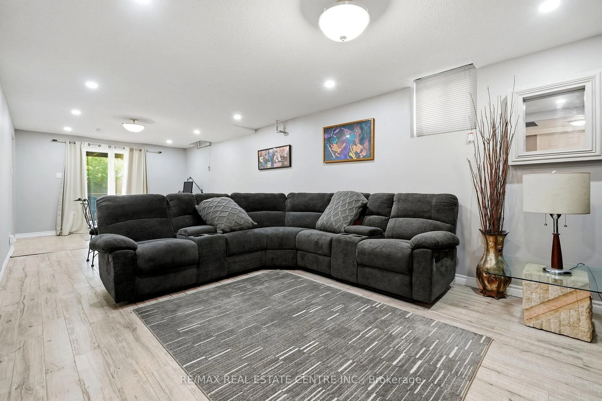 Photo 14 of 44 Madelaine Crescent, Brampton, Central Park — HOMEH