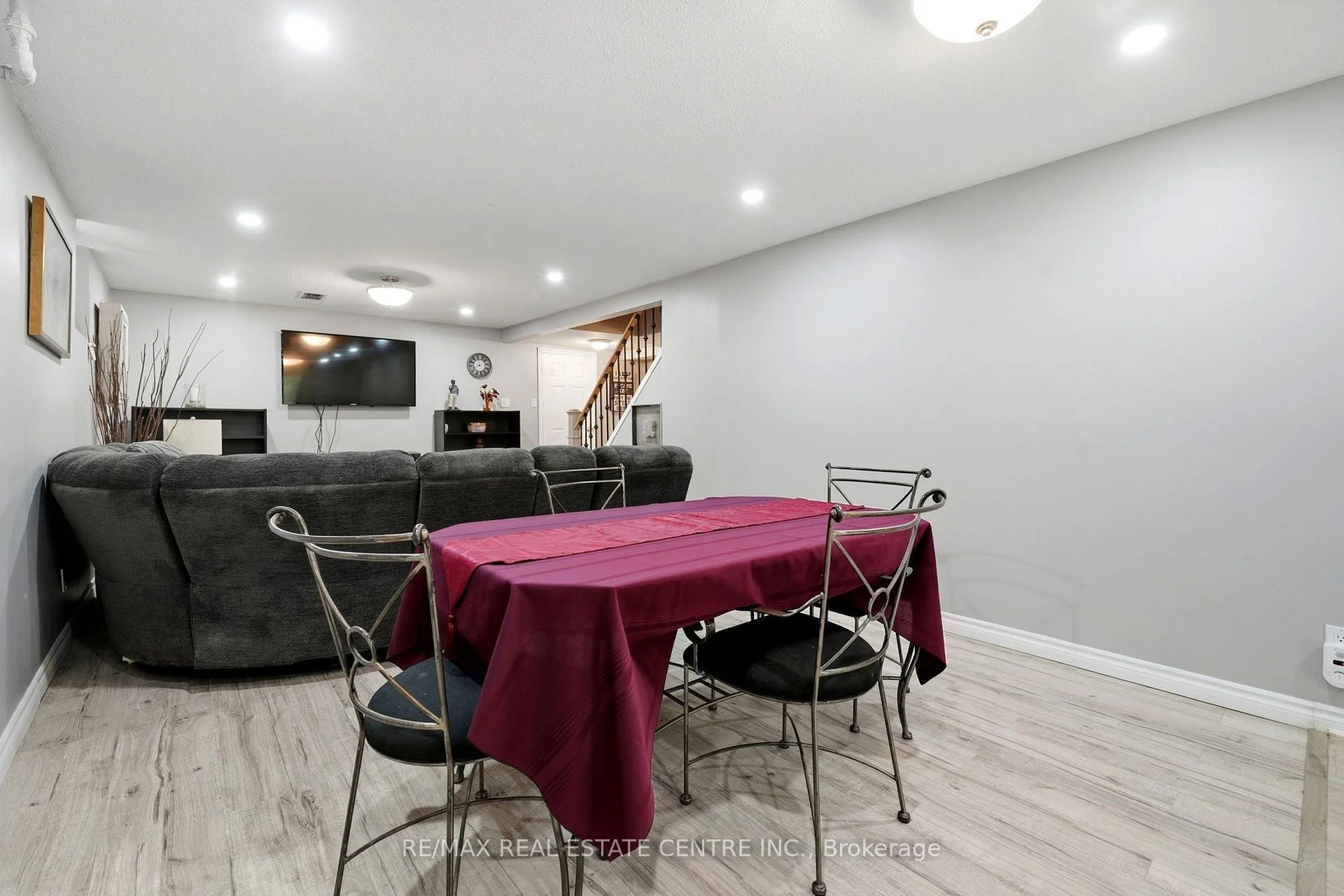 Photo 18 of 44 Madelaine Crescent, Brampton, Central Park — HOMEH