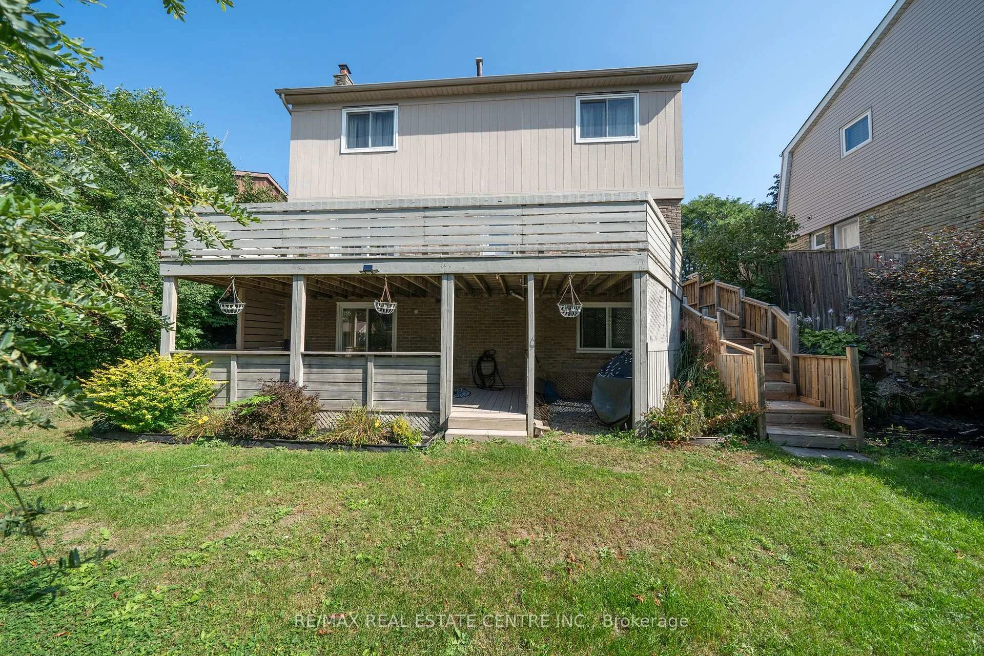 Photo 40 of 44 Madelaine Crescent, Brampton, Central Park — HOMEH