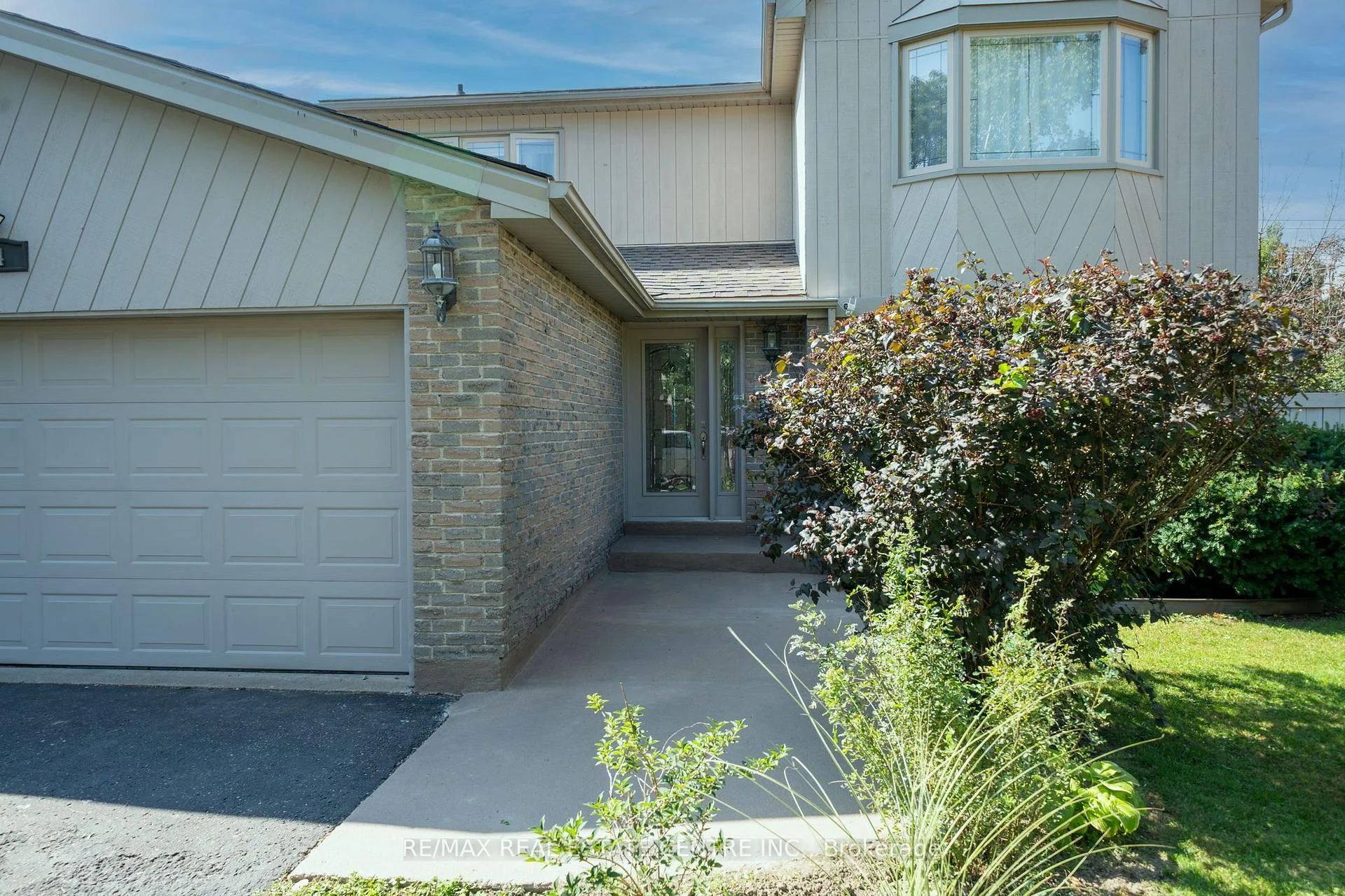 Photo 44 of 44 Madelaine Crescent, Brampton, Central Park — HOMEH