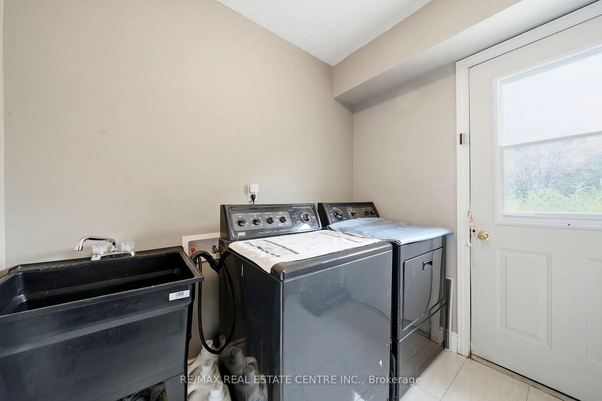 Photo 80 of 44 Madelaine Crescent, Brampton, Central Park — HOMEH