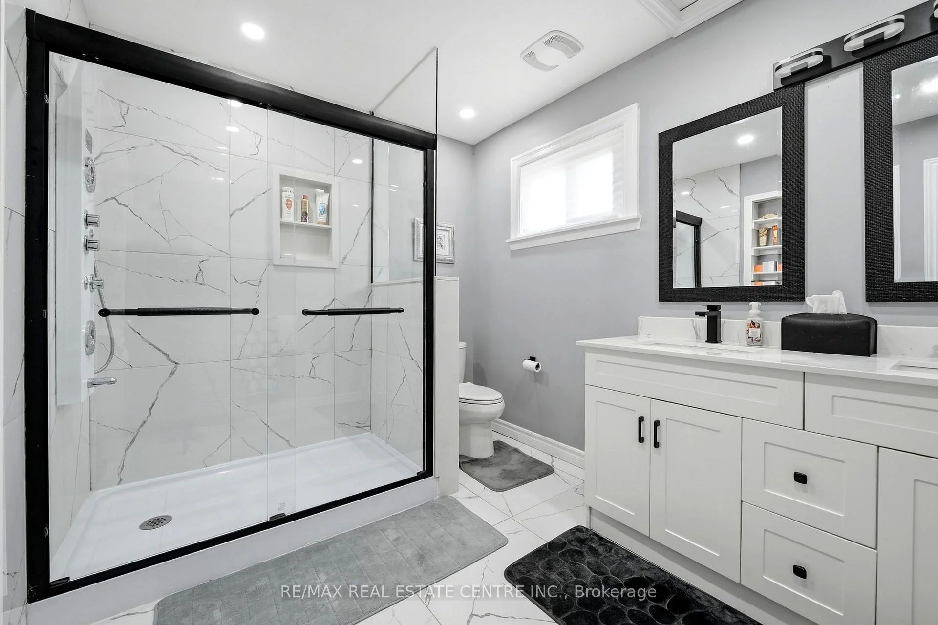 Photo 92 of 44 Madelaine Crescent, Brampton, Central Park — HOMEH
