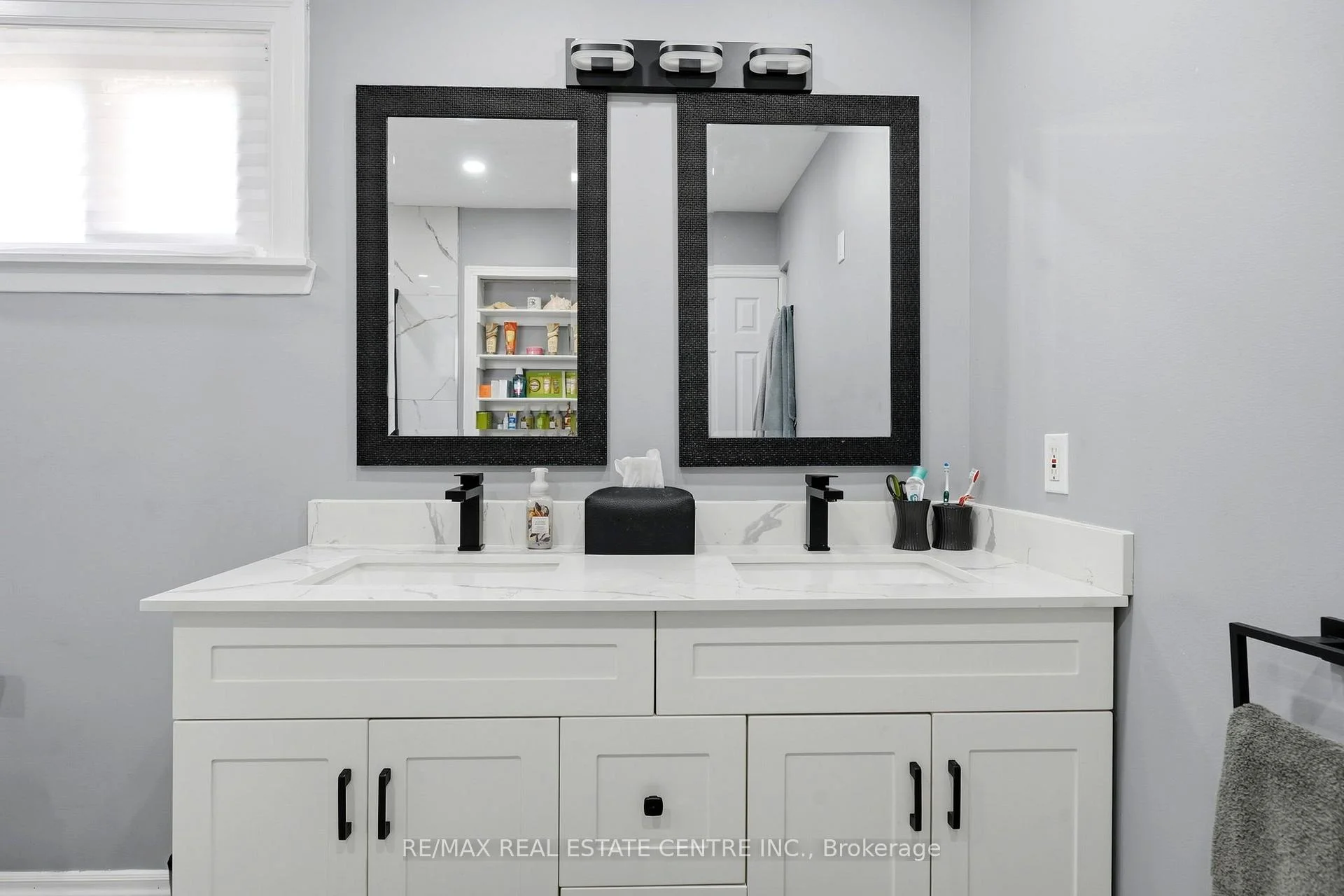 Photo 96 of 44 Madelaine Crescent, Brampton, Central Park — HOMEH