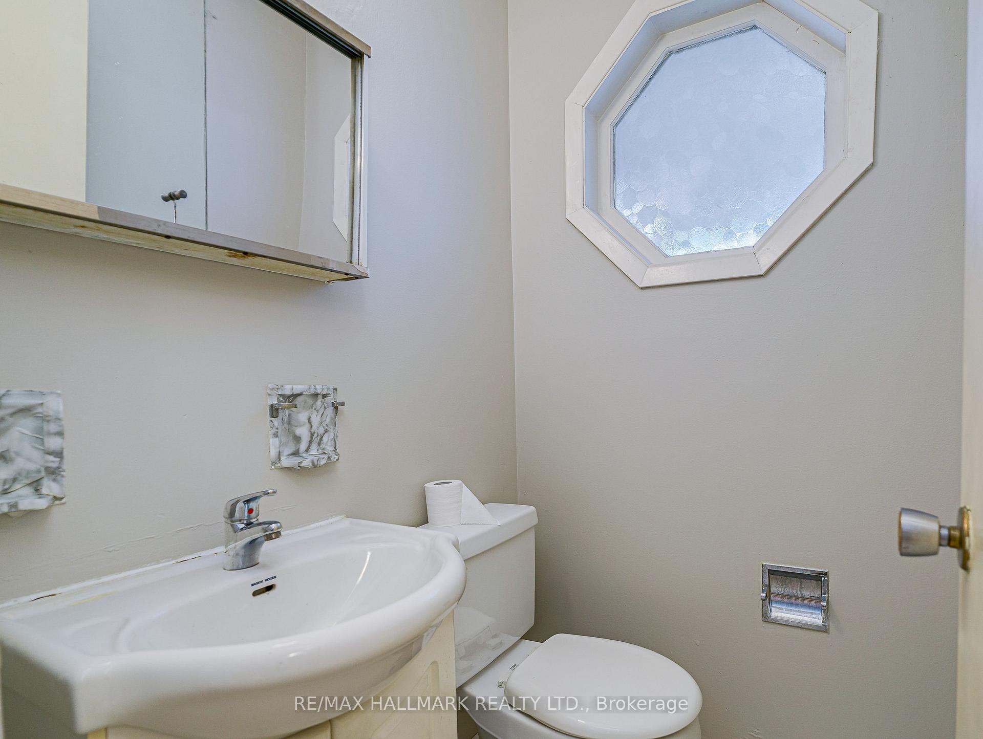 Photo 16 of 27 Keyworth Trail, Scarborough, Agincourt South-Malvern West — HOMEH