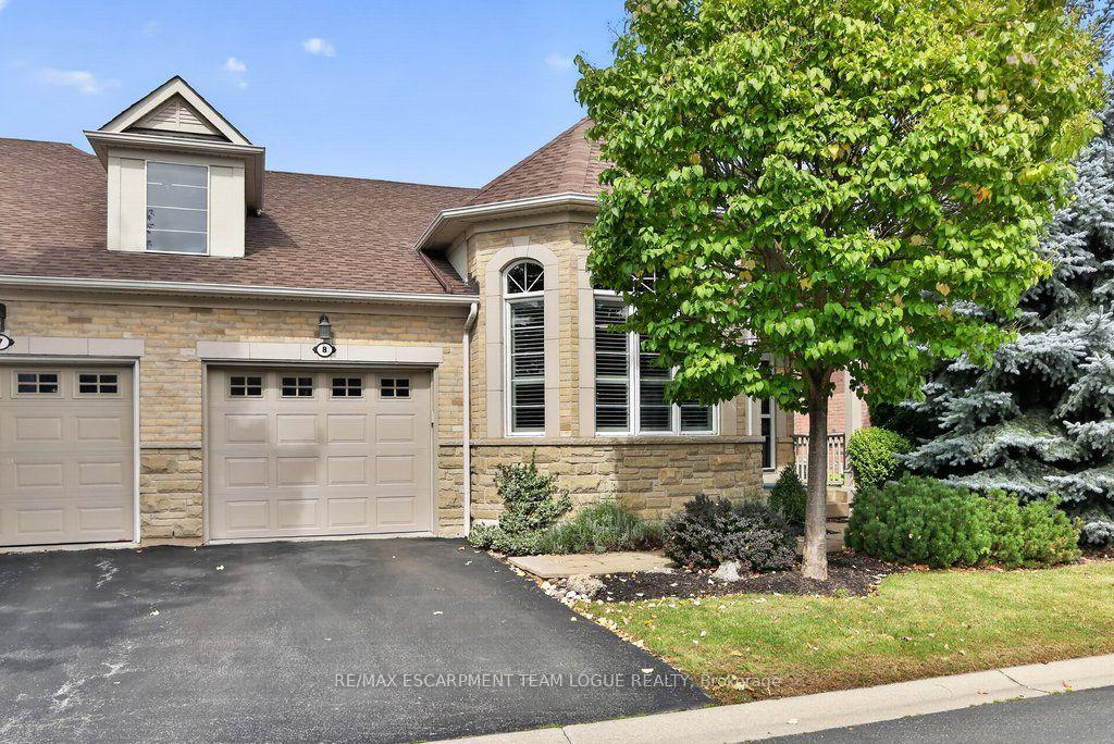 Photo 2 of Unit 8, 4400 Millcroft Park Drive, Burlington, Rose — HOMEH